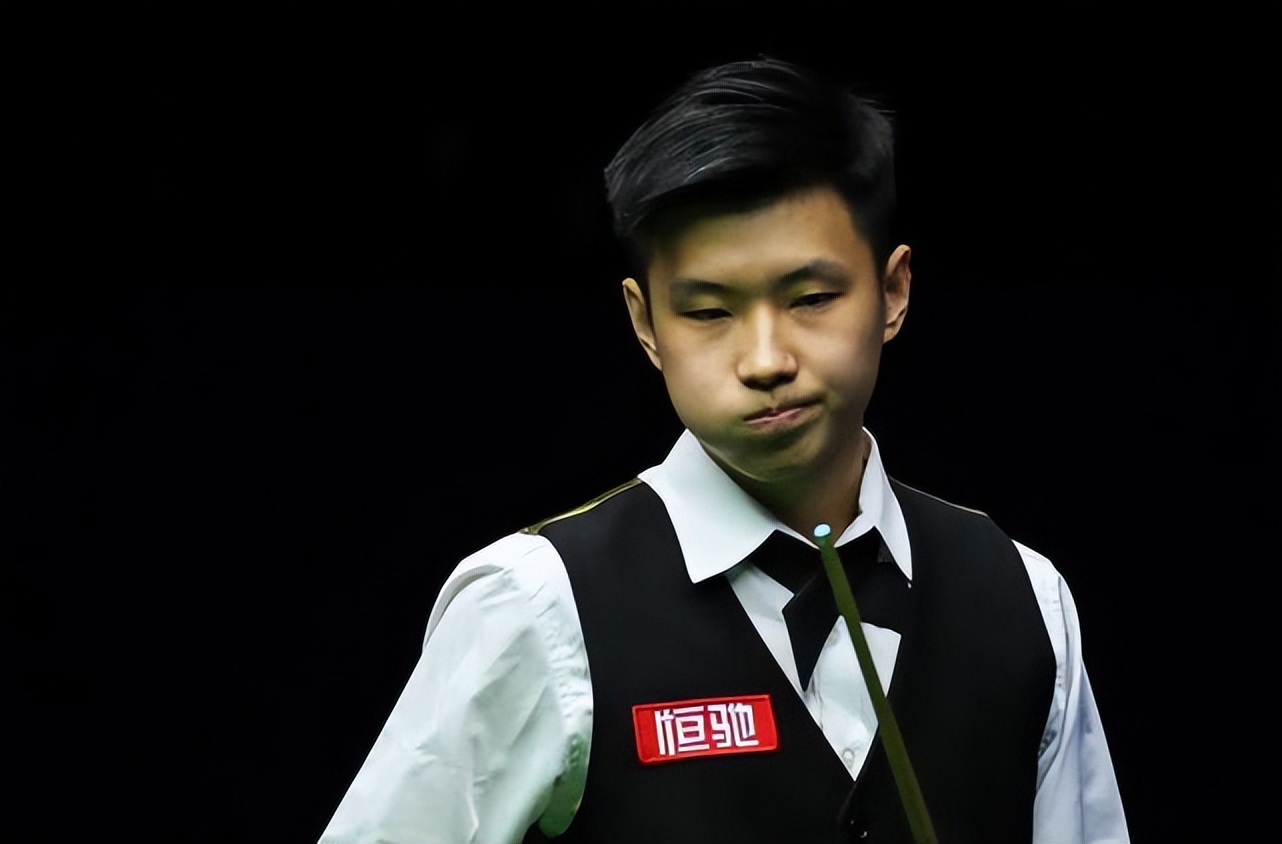 和俱乐部的 和俱乐部的